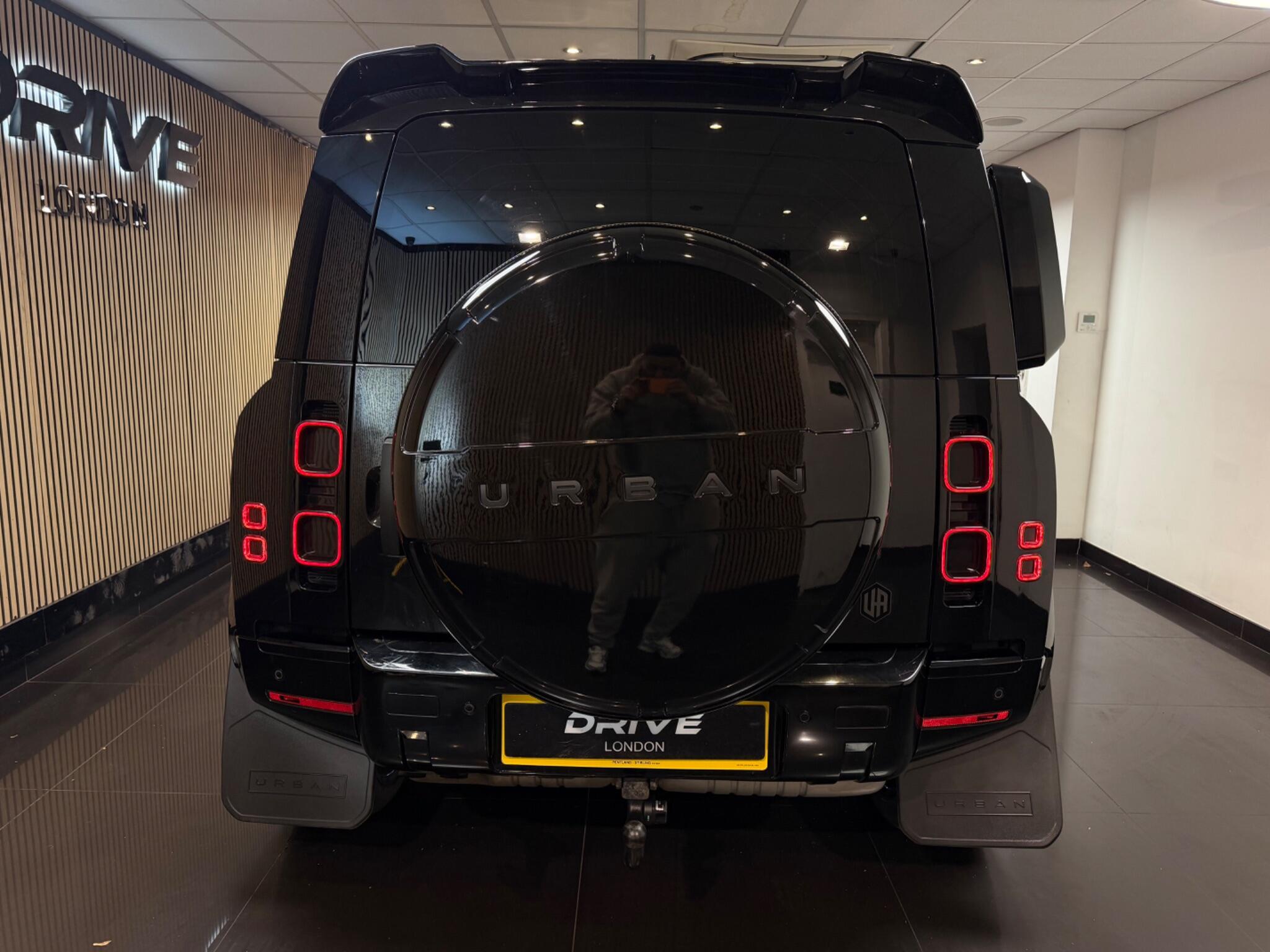 Land Rover Defender 110